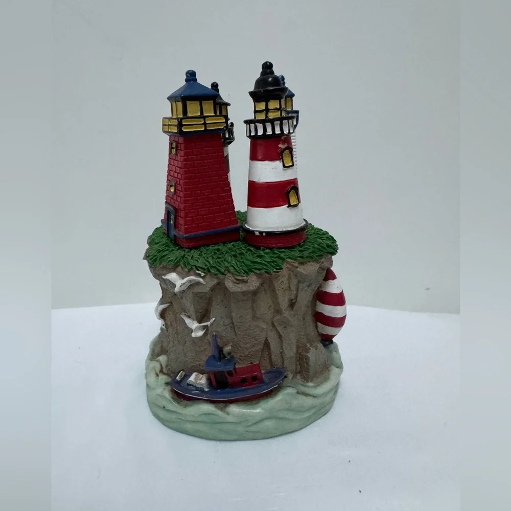 Vintage Colorful Lighthouses on Cliff Spreaders 4 pcs Set & Holder
